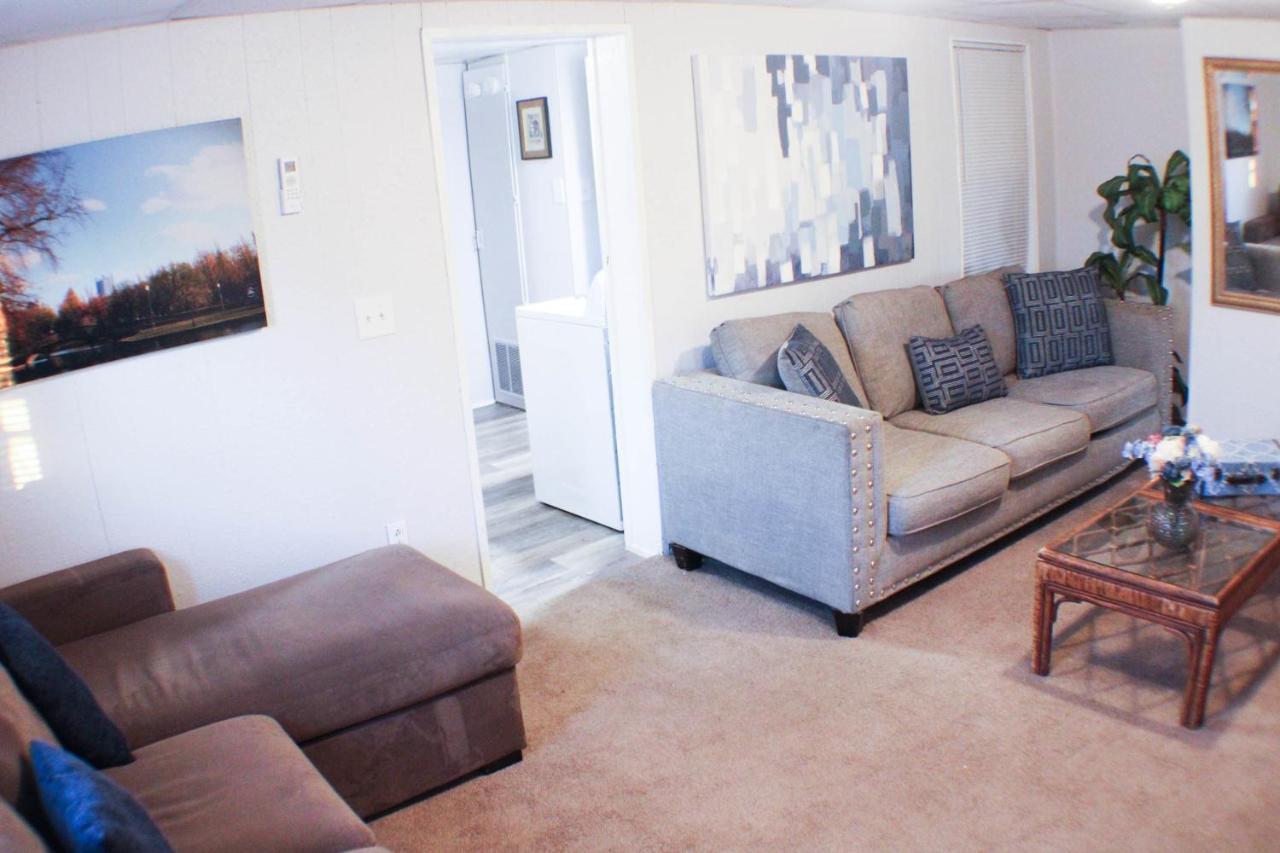 California Ave - 2 Bedroom - Home Away From Home! Pittsburgh Exterior photo